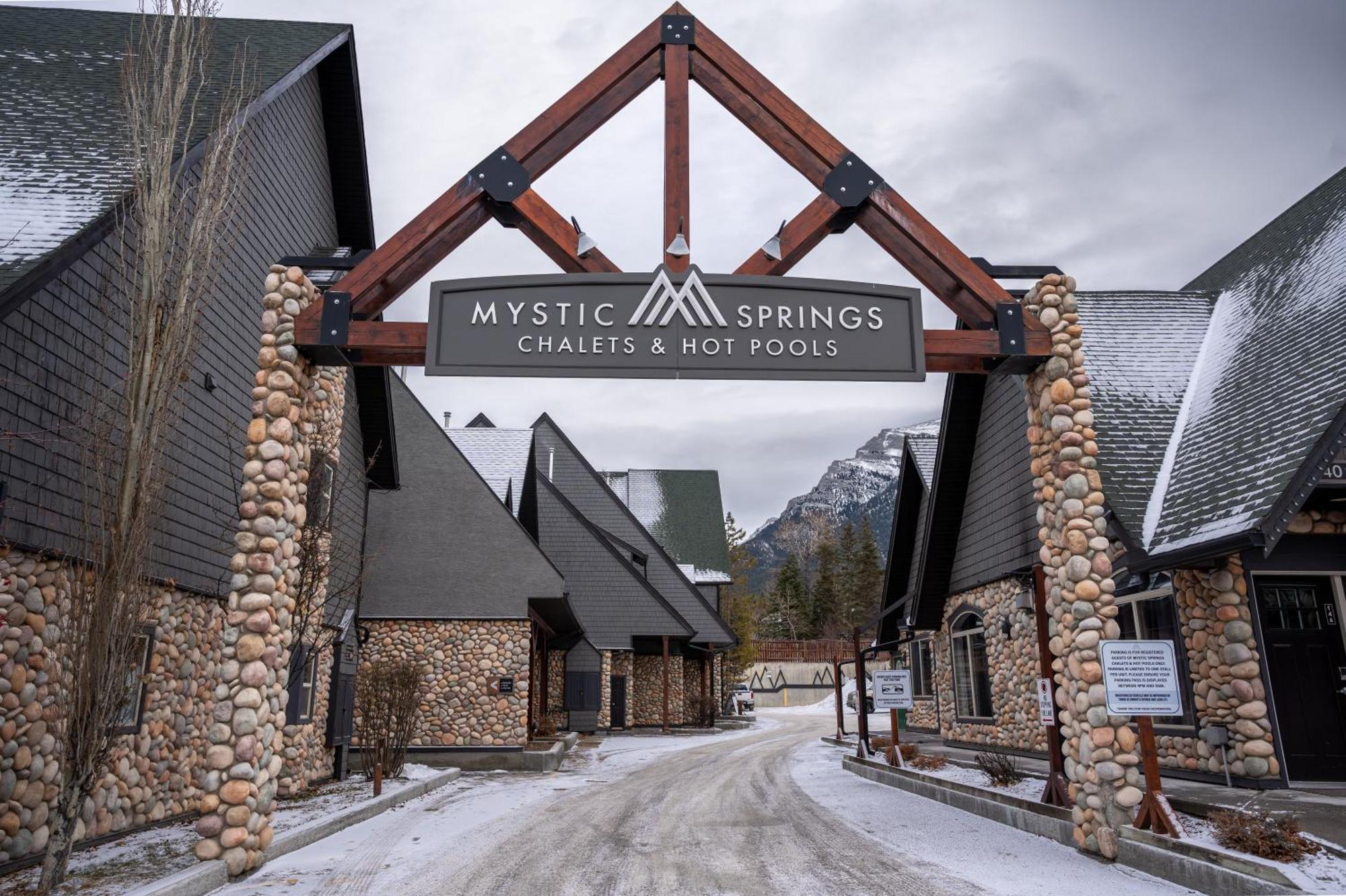 Grotto Canyon Chalet Canmore Bagian luar foto